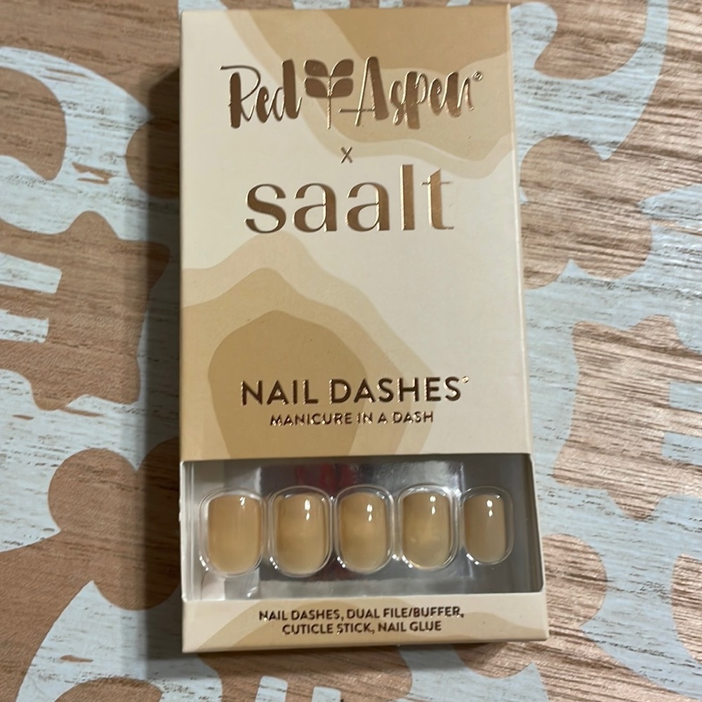 Red Aspen Nail Dashes